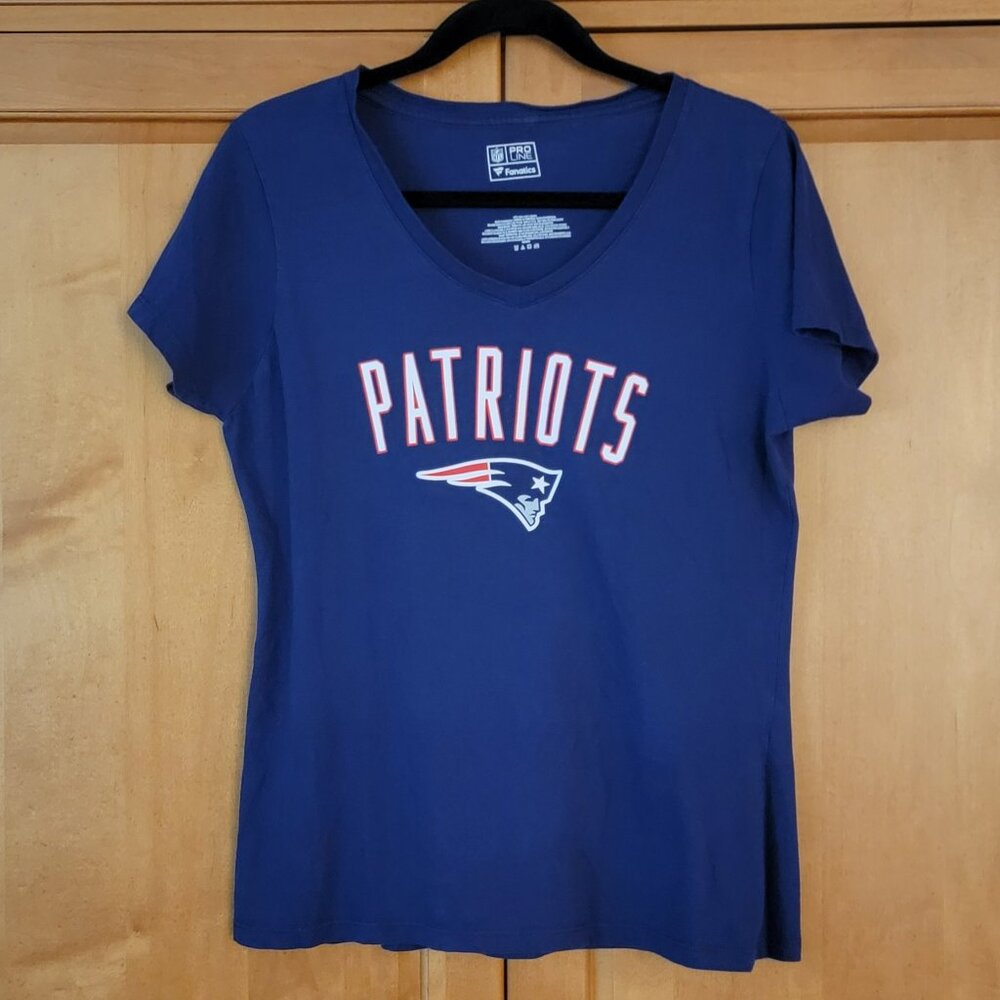 Women's NFL Pro Line Fanatics New England Patriots Navy V-neck Tee - M